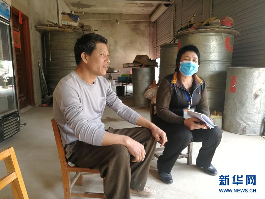 (決戰(zhàn)決勝脫貧攻堅(jiān)·圖文互動(dòng))(3)另一種“逆行”——廣西5300余名駐村第一書(shū)記提前返崗?fù)渡怼皟删€作戰(zhàn)”