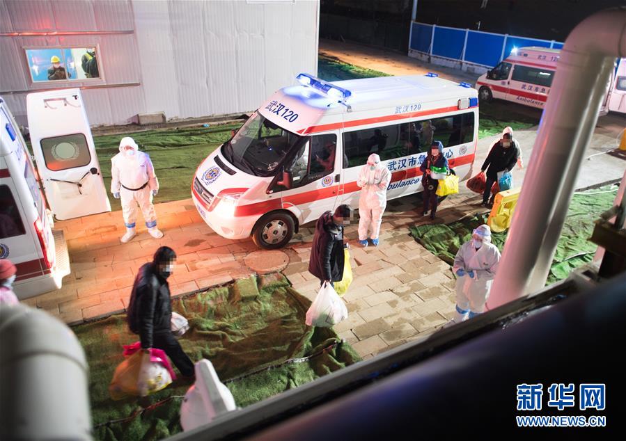 （聚焦疫情防控·圖文互動(dòng)）（11）分秒必爭！一切為了治病救人——中國抗疫生命至上的生動(dòng)實(shí)踐