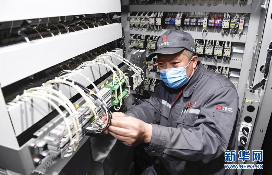 （在習(xí)近平新時(shí)代中國(guó)特色社會(huì)主義思想指引下——新時(shí)代新作為新篇章·習(xí)近平總書記關(guān)切事·圖文互動(dòng)）（9）汗水的味道——記錄奮戰(zhàn)在復(fù)工復(fù)產(chǎn)一線的勞動(dòng)者