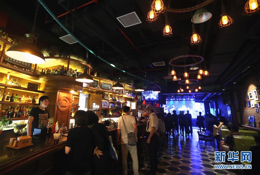 （社會）（1）上海：助推“夜經濟” 綻放新活力